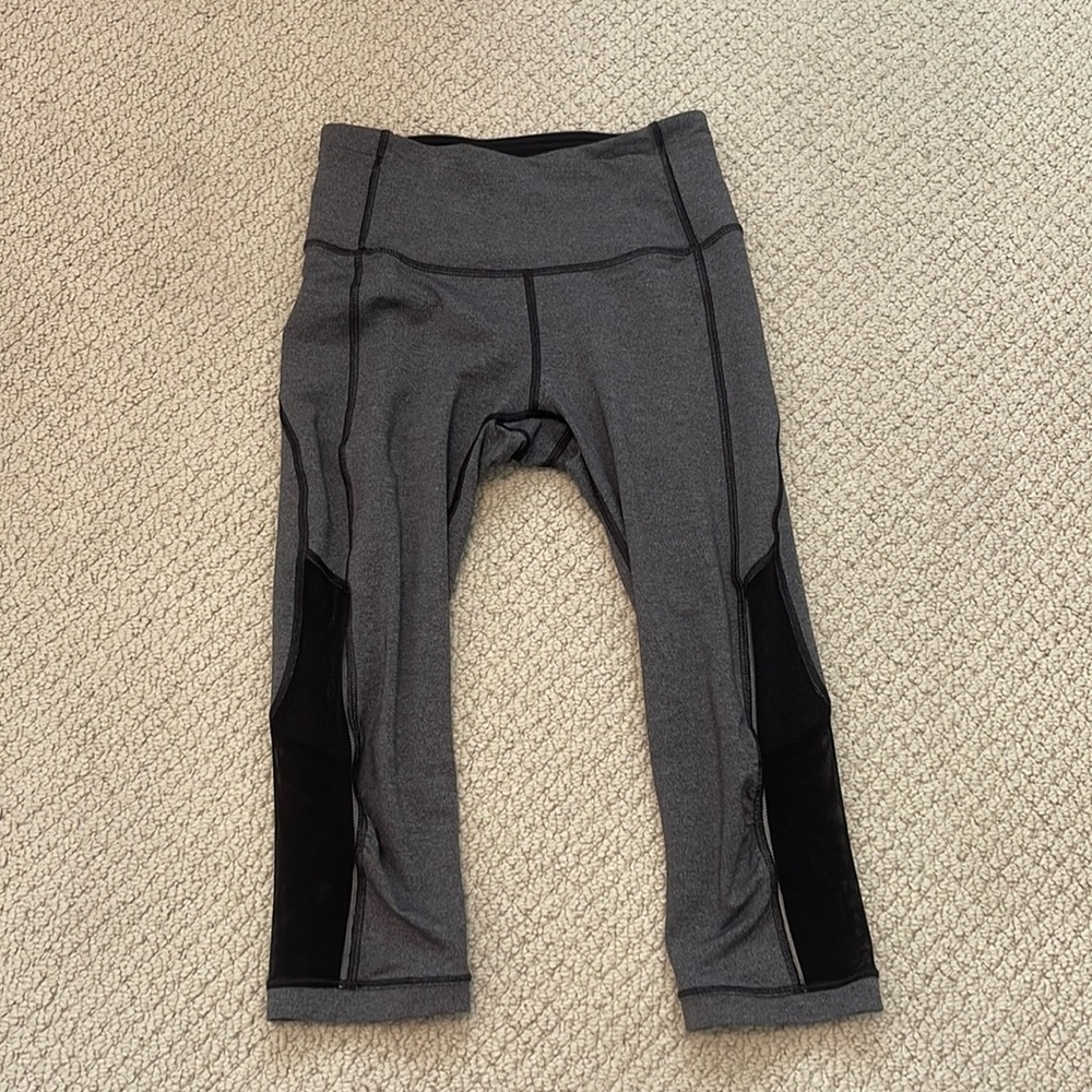 LULULEMON Grey cropped leggings